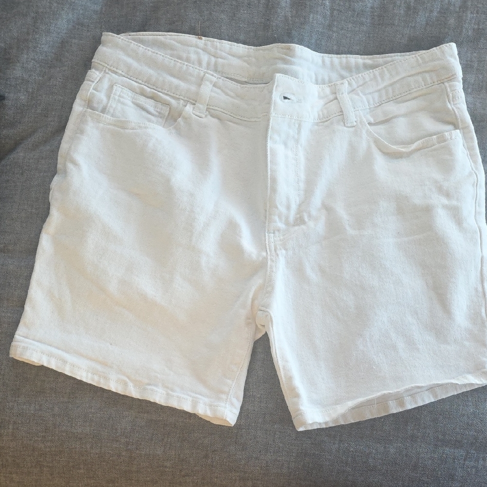 White Casual Cotton Shorts